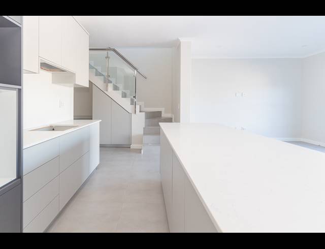 3 BEDROOM FREEHOLD FOR SALE IN PARKLANDS NORTH